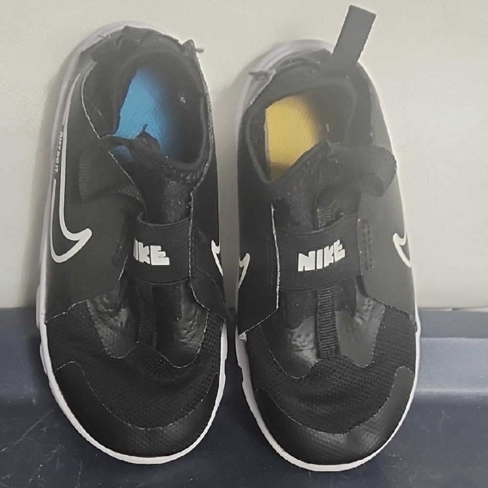 Nike Kids Black Sneakers with Blue and Yellow Highlights